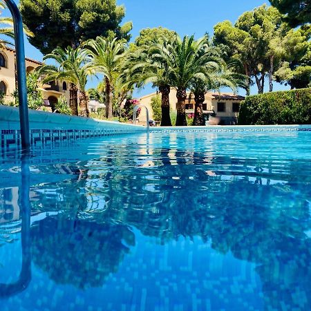 Apartamento Con Terraza En Complejo Con 2 Piscinas Moraira Exterior photo