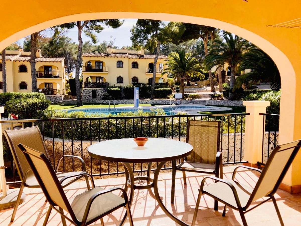 Apartamento Con Terraza En Complejo Con 2 Piscinas Moraira Exterior photo