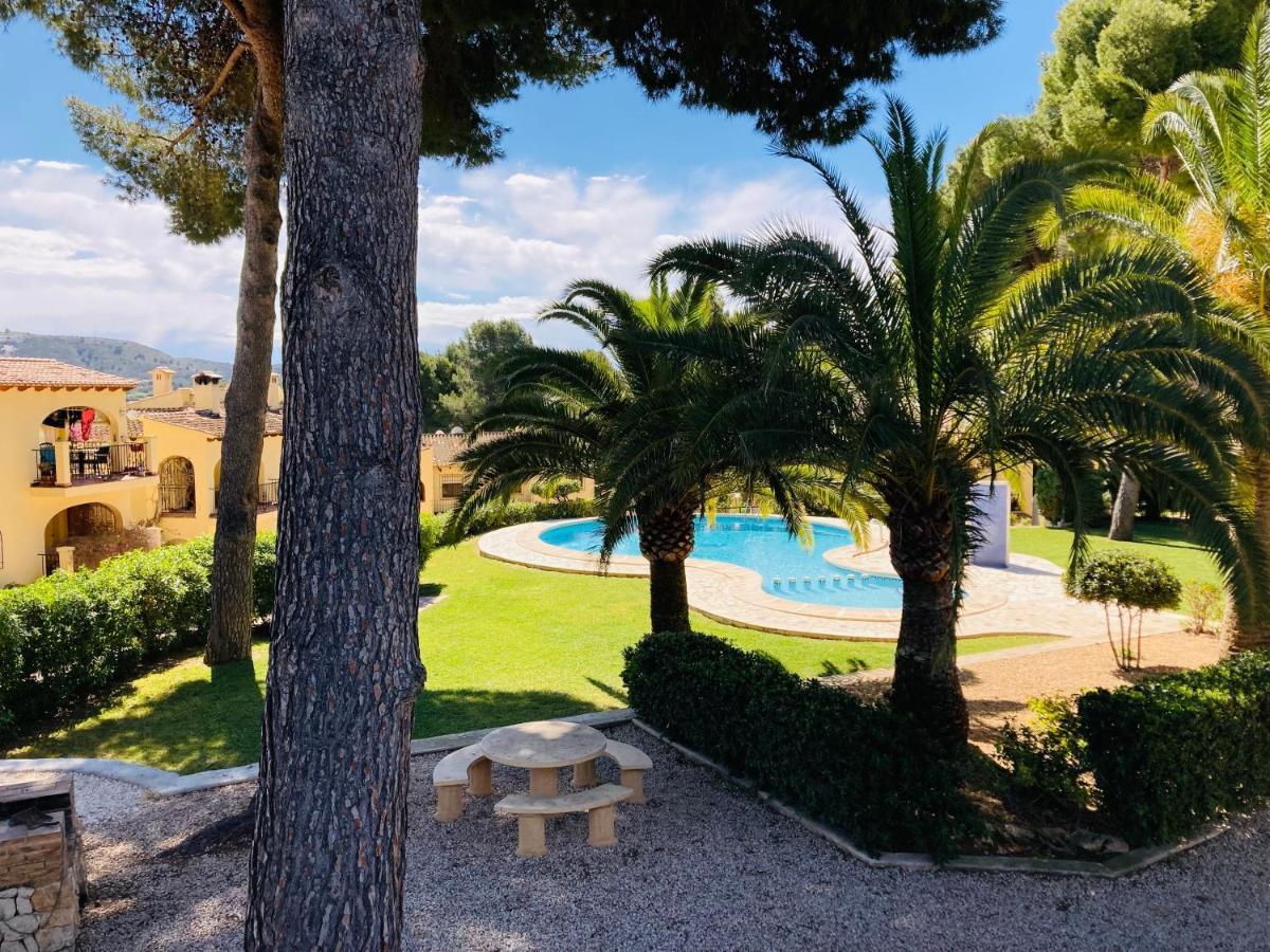 Apartamento Con Terraza En Complejo Con 2 Piscinas Moraira Exterior photo
